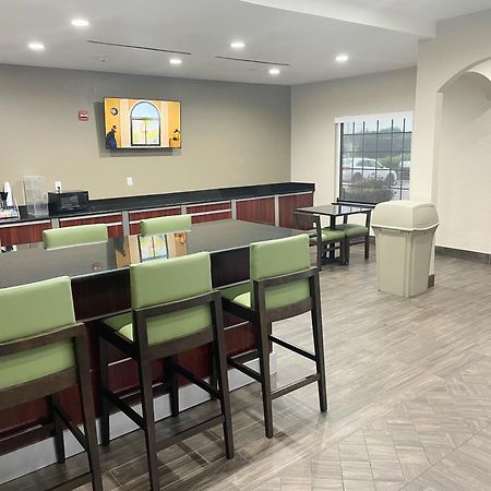 Super 8 By Wyndham San Antonio/Alamodome Area Ξενοδοχείο Εξωτερικό φωτογραφία