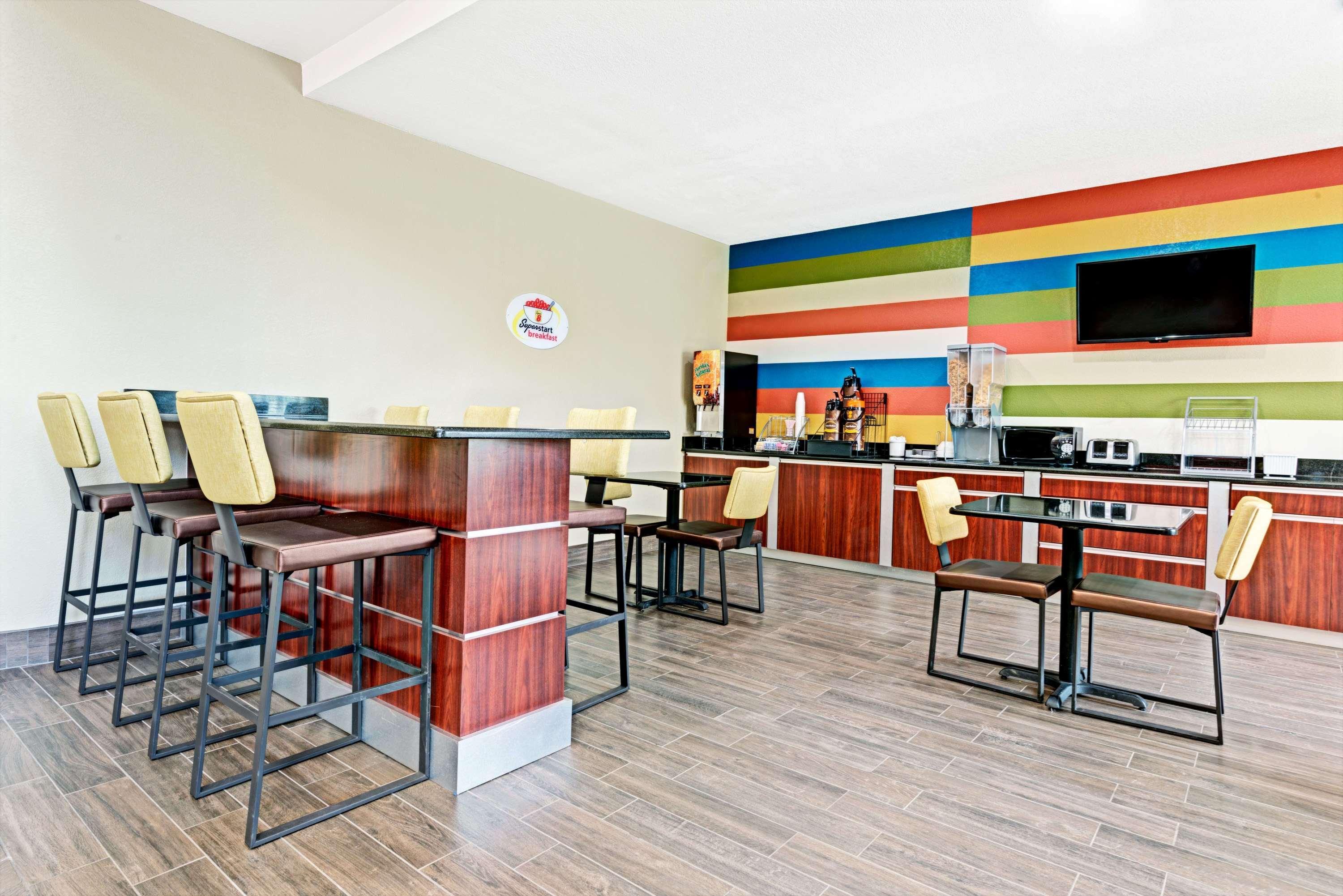 Super 8 By Wyndham San Antonio/Alamodome Area Ξενοδοχείο Εξωτερικό φωτογραφία