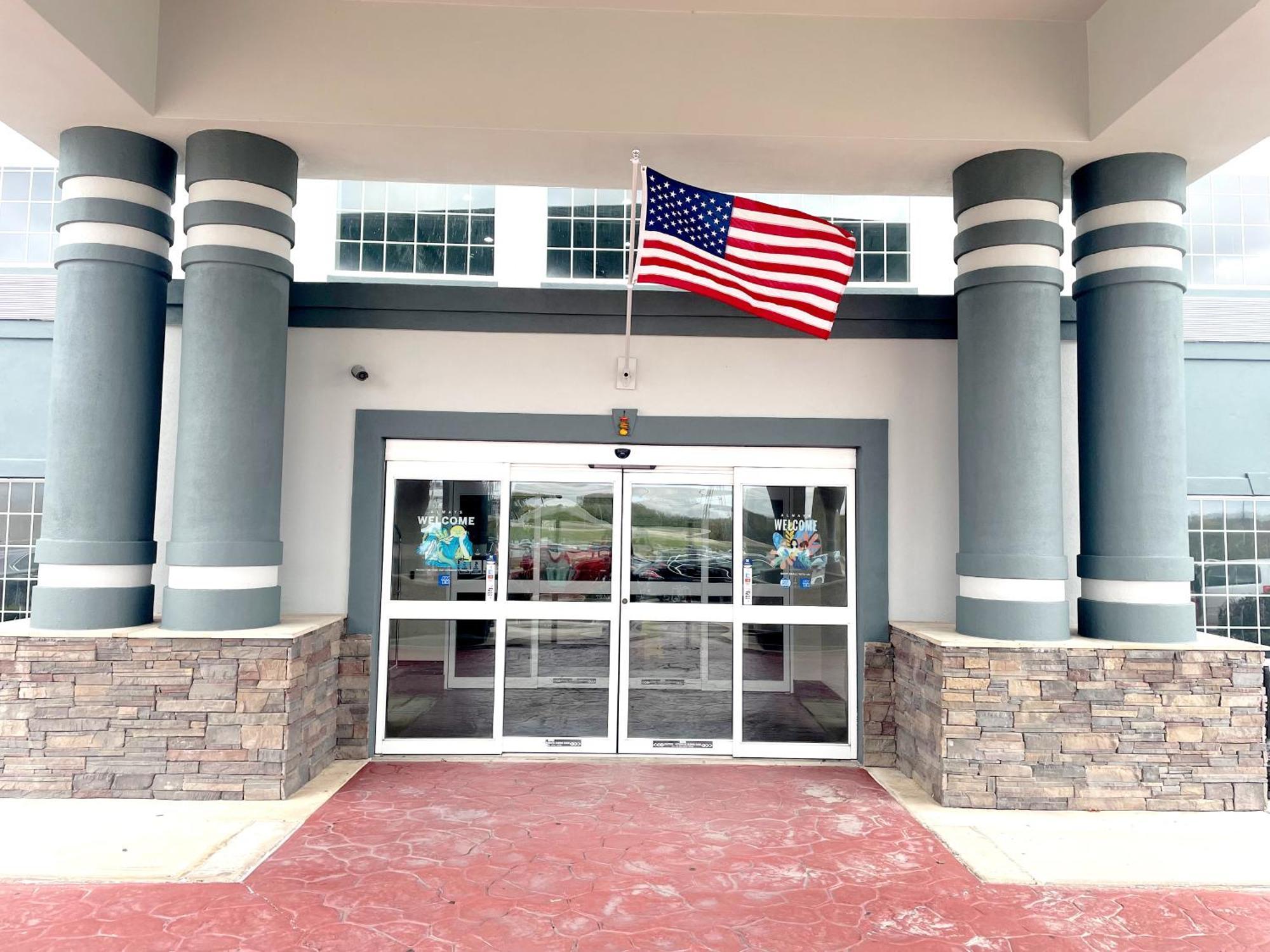 Super 8 By Wyndham San Antonio/Alamodome Area Ξενοδοχείο Εξωτερικό φωτογραφία