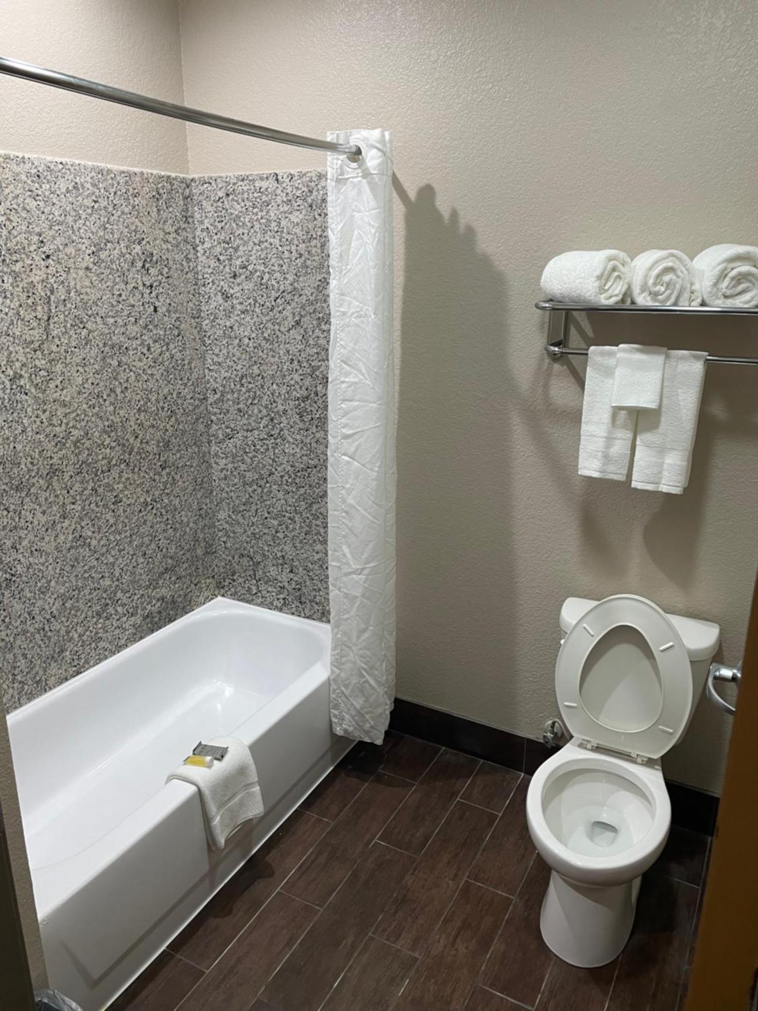 Super 8 By Wyndham San Antonio/Alamodome Area Ξενοδοχείο Εξωτερικό φωτογραφία
